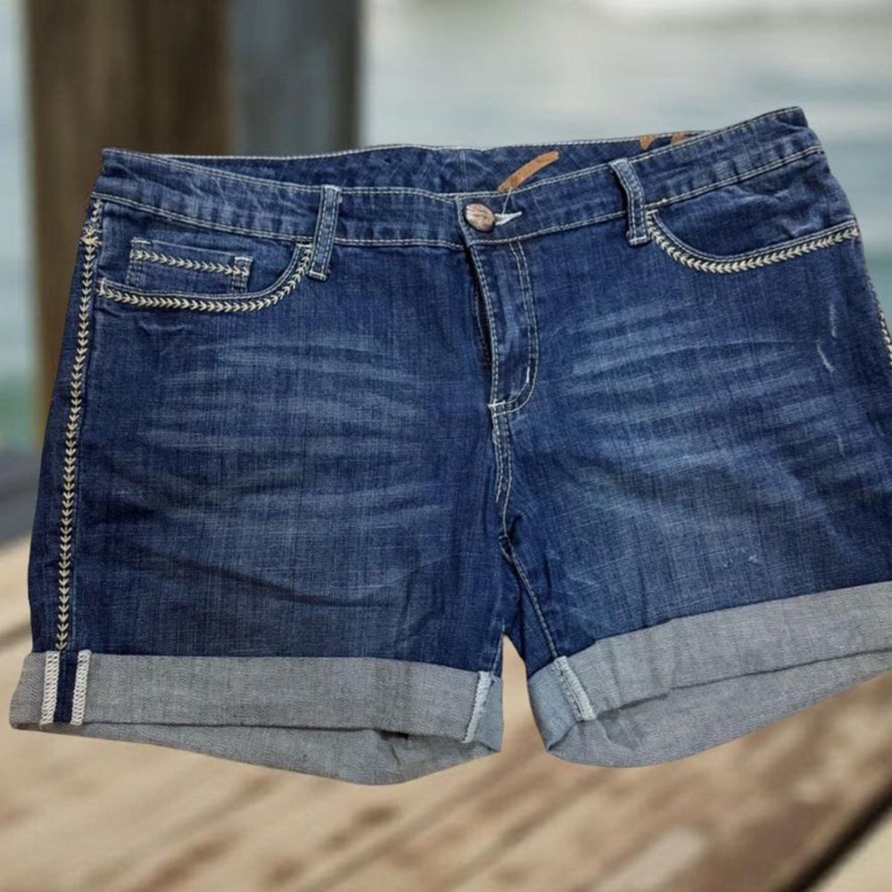 Seven7 Womens 32 Blue Distressed Denim Shorts Cuffed Hem Stretch